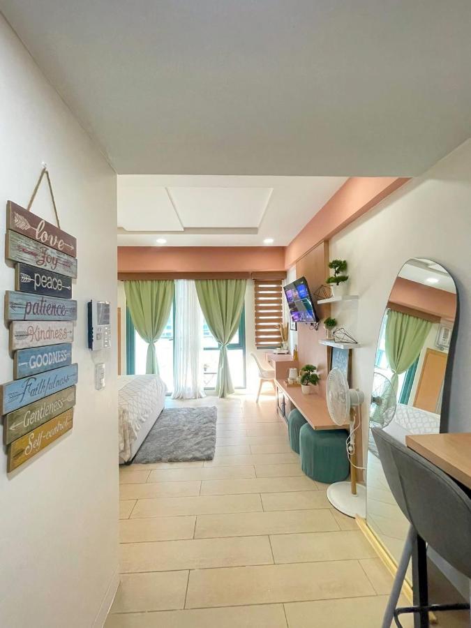 Two Palm Tree Villas Pasay Exterior foto